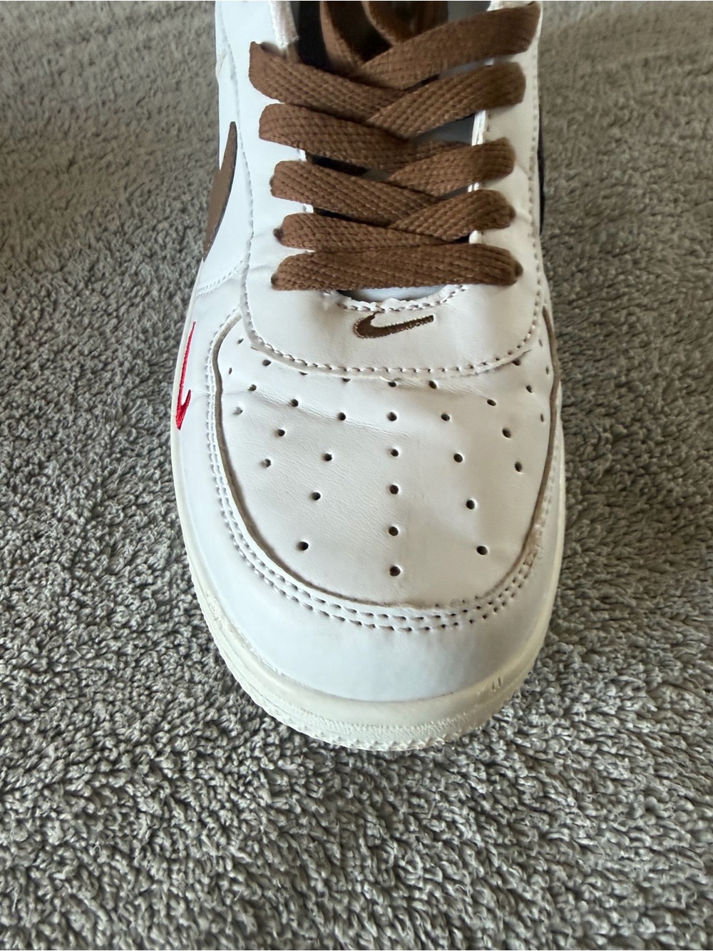 Nike White and Brown Low-Top Sneakers with Red Accent - Picture 6 of 11